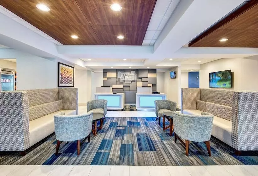 בית מלון כפרי Holiday Inn Express Woodbridge, An Ihg