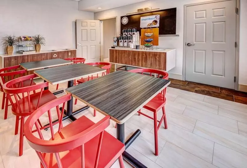 בית מלון כפרי Holiday Inn Express Woodbridge, An Ihg