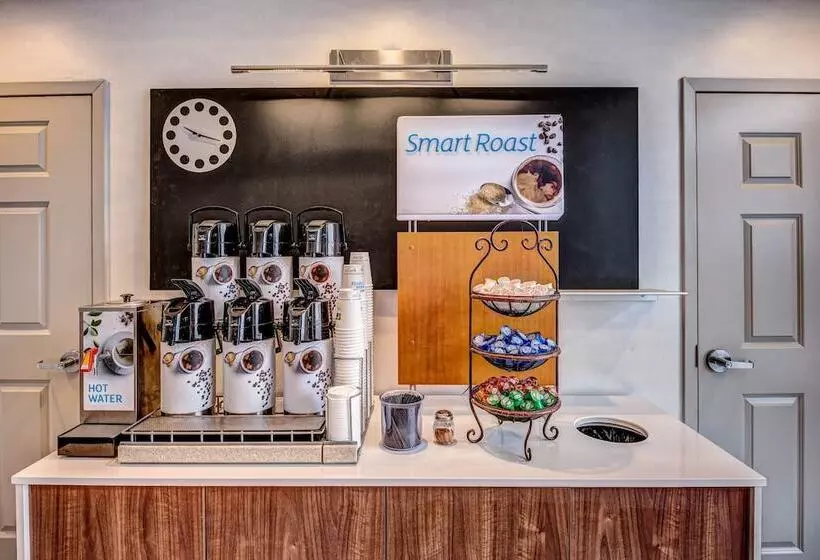 בית מלון כפרי Holiday Inn Express Woodbridge, An Ihg