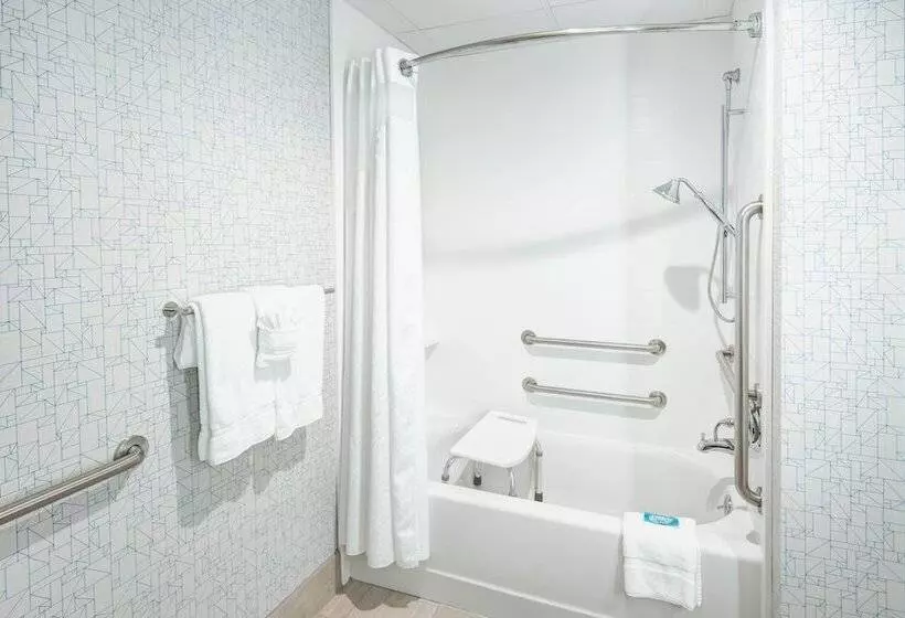 בית מלון כפרי Holiday Inn Express Woodbridge, An Ihg