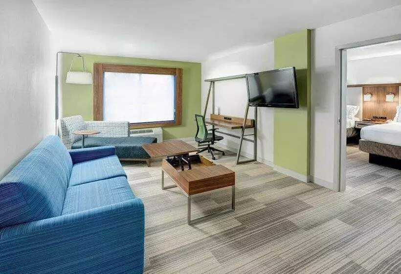 בית מלון כפרי Holiday Inn Express Woodbridge, An Ihg