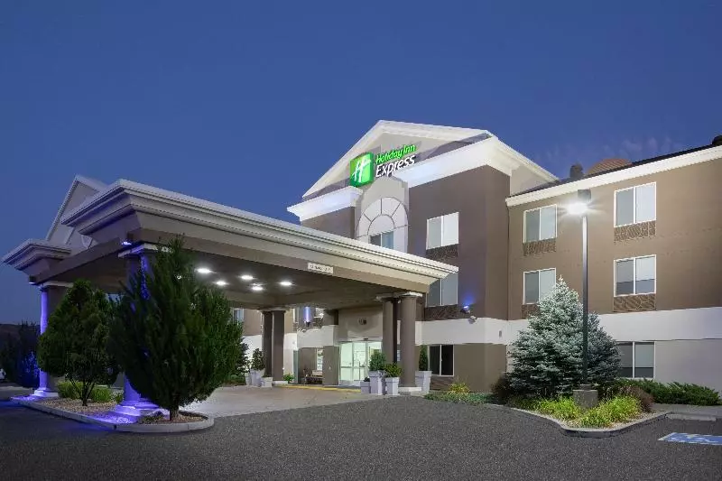 Отель Holiday Inn Express Yreka Shasta Area, An Ihg