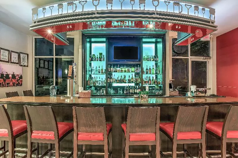 هتل Holiday Inn Louisville Airport Fair/expo, An Ihg