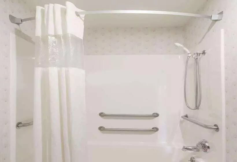 Отель Howard Johnson By Wyndham Manteno