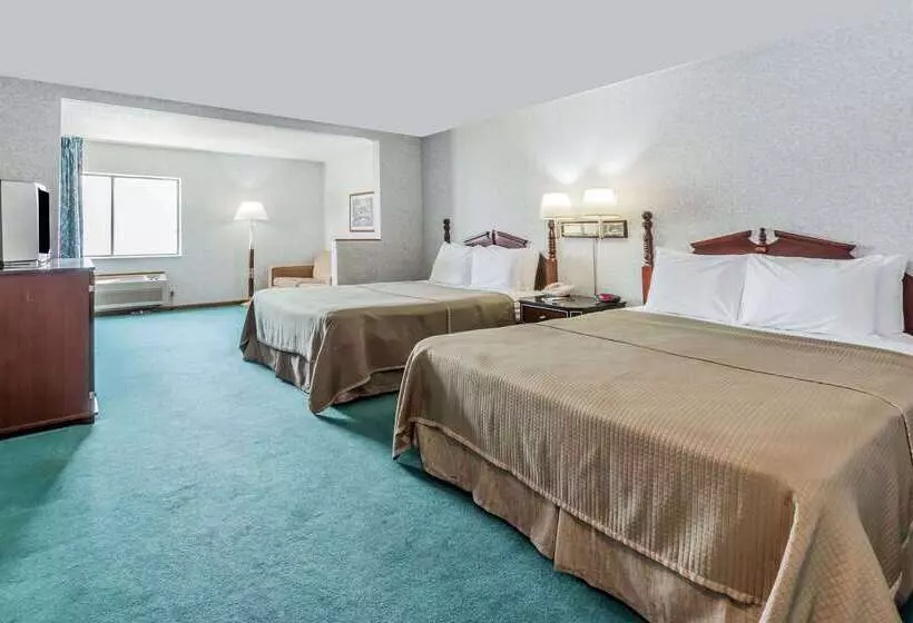 Отель Howard Johnson By Wyndham Manteno