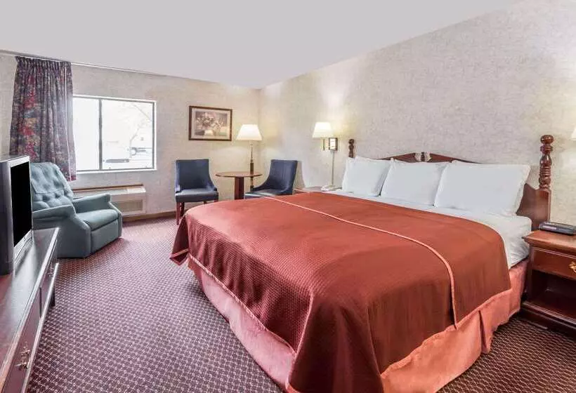 Отель Howard Johnson By Wyndham Manteno