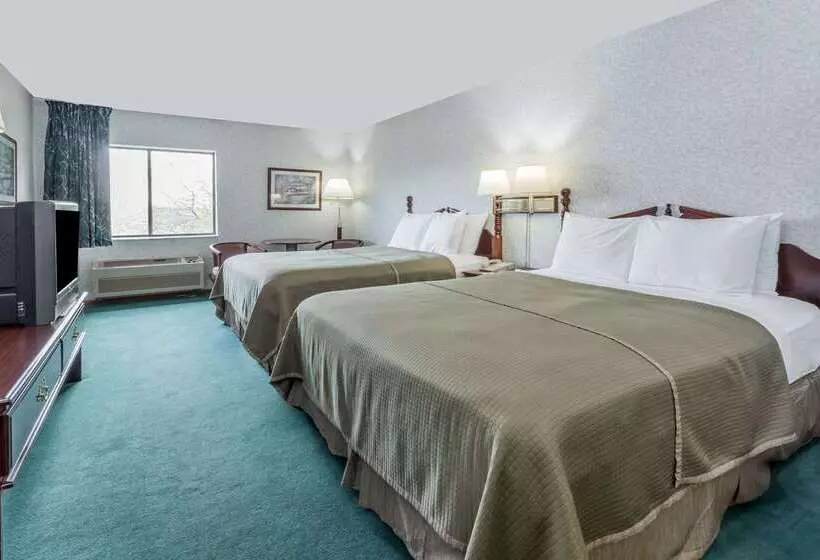 Отель Howard Johnson By Wyndham Manteno