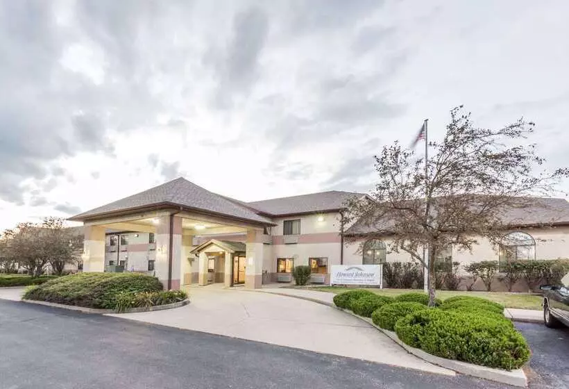 Отель Howard Johnson By Wyndham Manteno