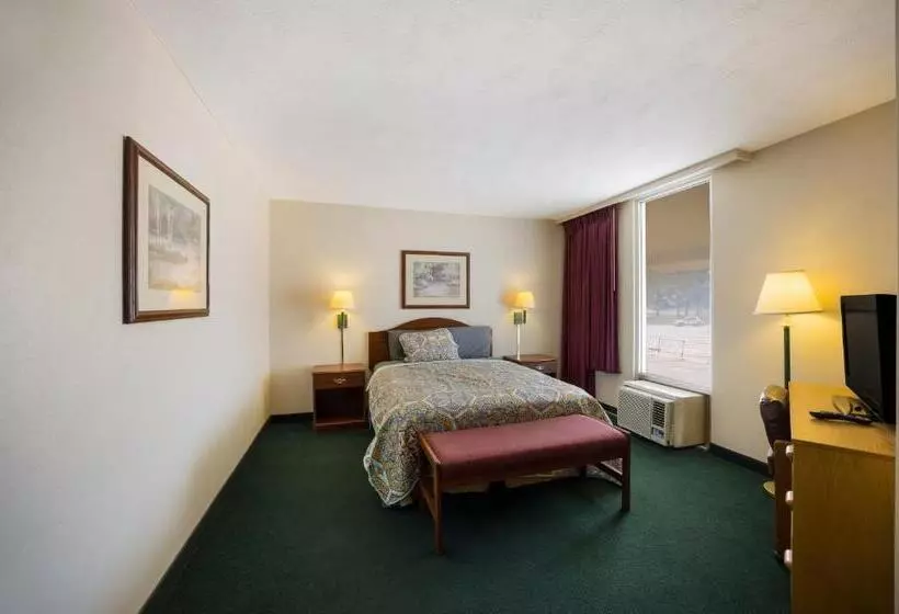 Отель Knights Inn Oakley