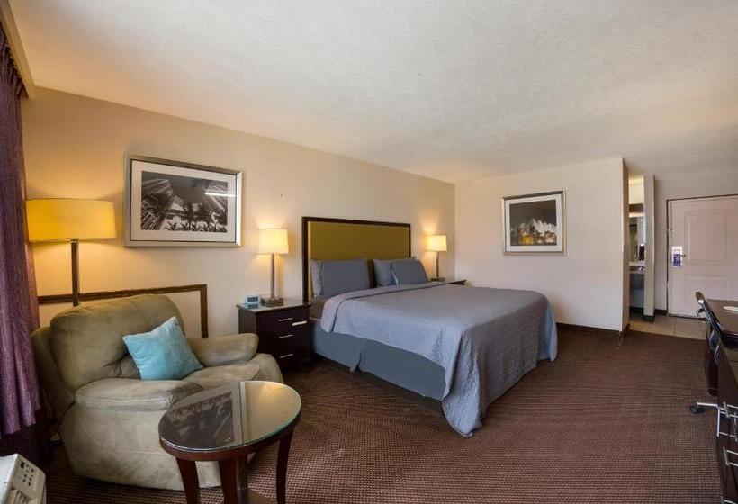 호텔 Knights Inn Oakley