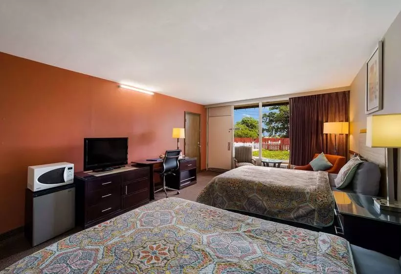 Отель Knights Inn Oakley