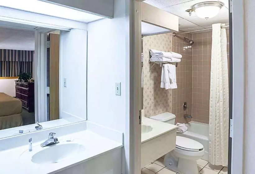 Otel Magnuson Grand Desoto