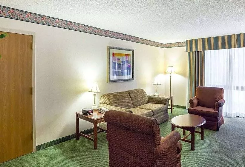 Otel Magnuson Grand Desoto