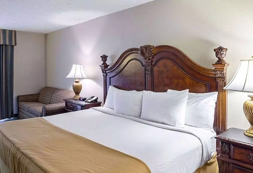 Otel Magnuson Grand Desoto