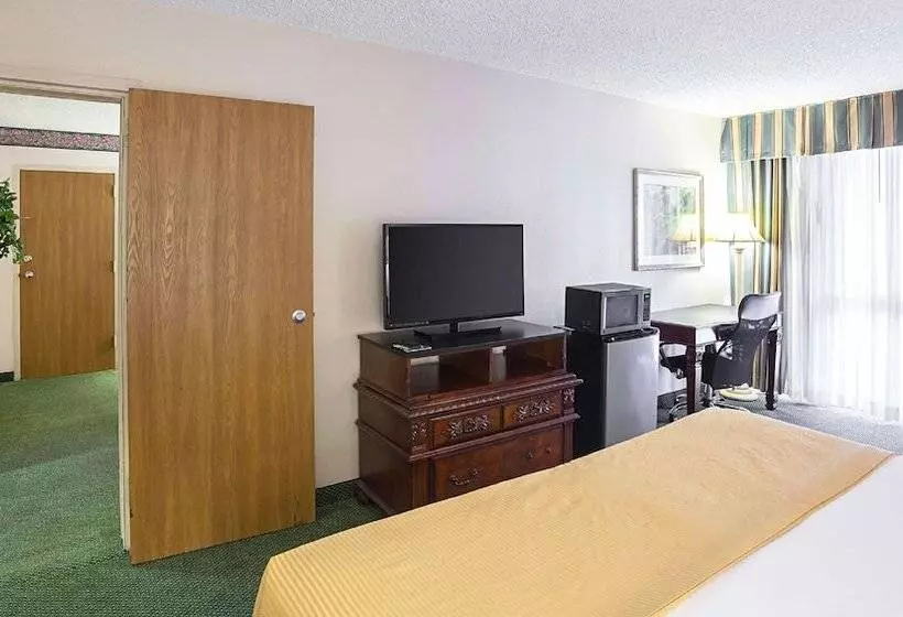 Otel Magnuson Grand Desoto