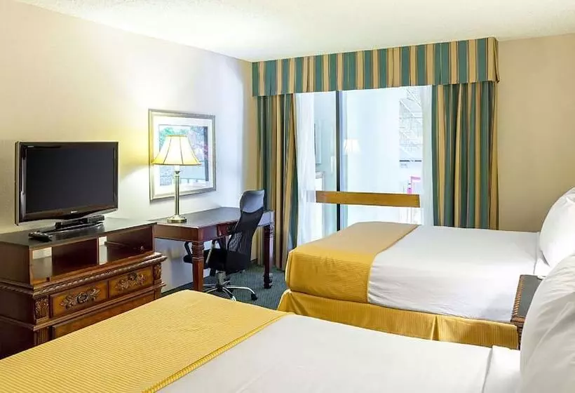 Otel Magnuson Grand Desoto