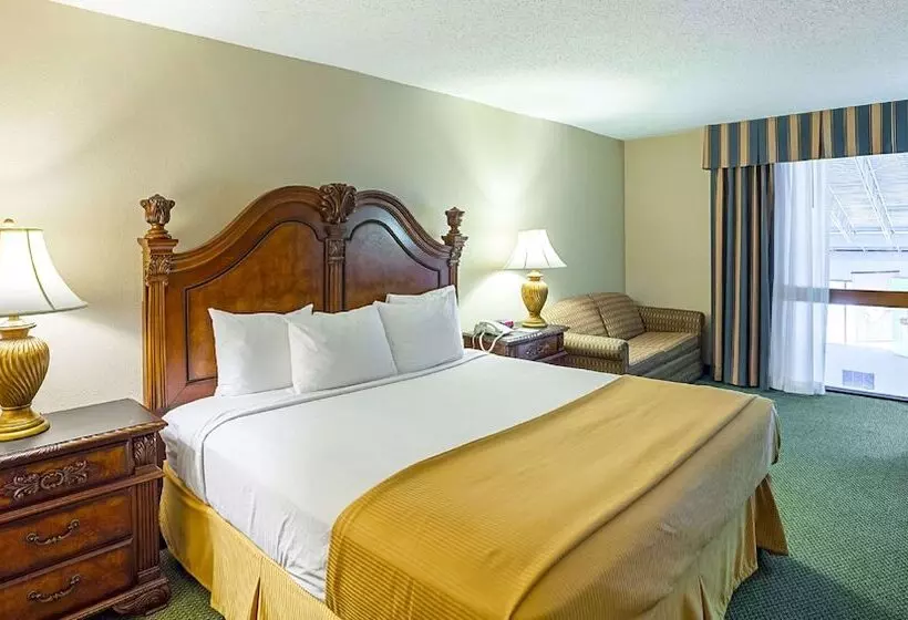 Otel Magnuson Grand Desoto