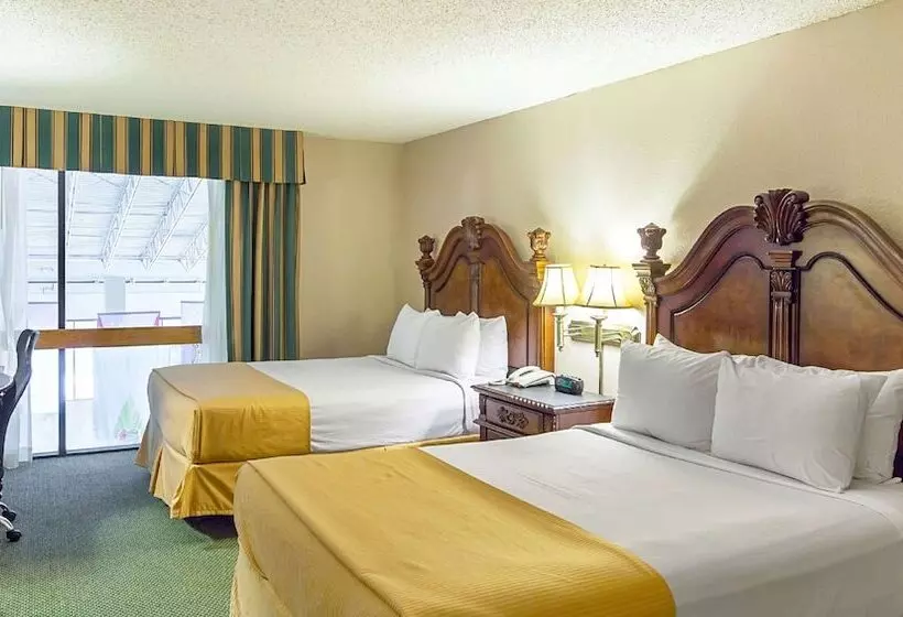 Otel Magnuson Grand Desoto