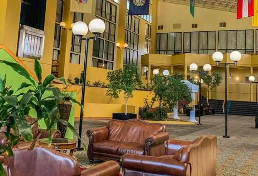 Otel Magnuson Grand Desoto