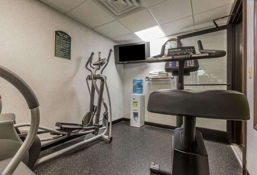 Отель Quality Inn Hyde Park   Poughkeepsie North