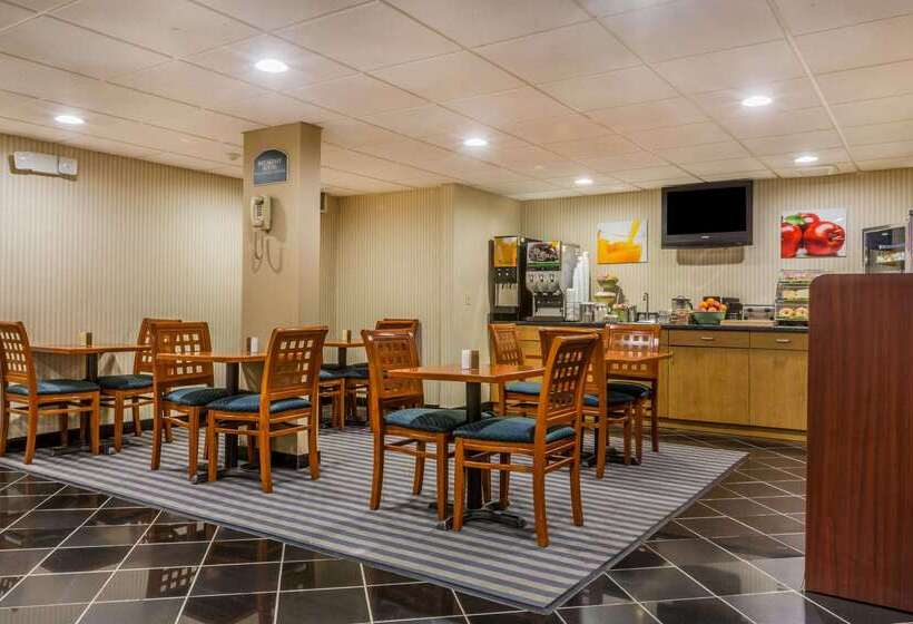 Отель Quality Inn Hyde Park   Poughkeepsie North