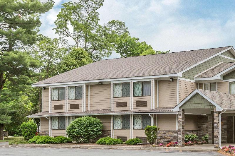Отель Quality Inn Hyde Park   Poughkeepsie North