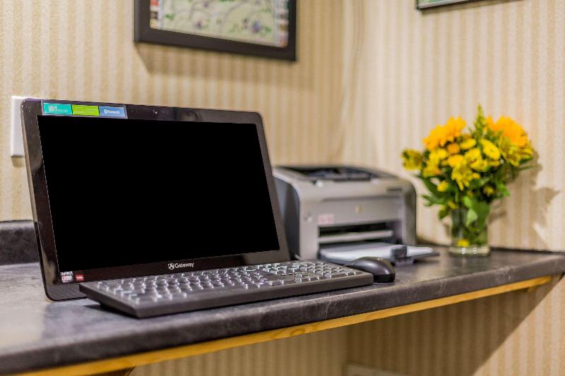 Отель Quality Inn Hyde Park   Poughkeepsie North