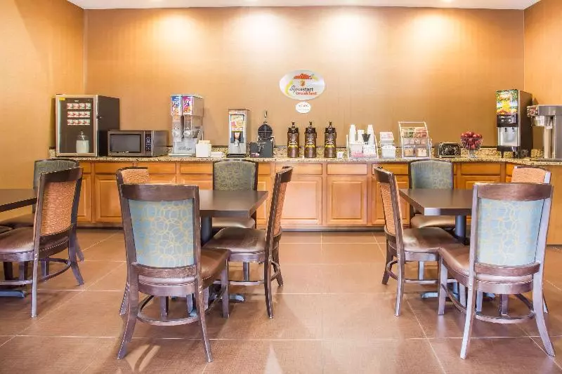 酒店 Spark By Hilton Daleville Roanoke North