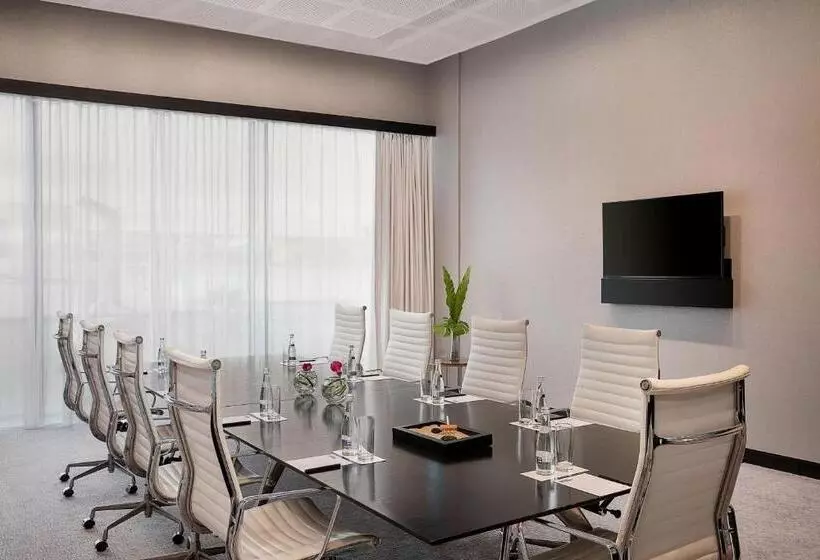 Hotel W Abu Dhabi  Yas Island