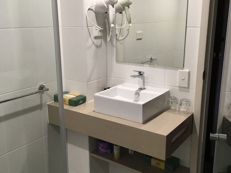 Отель Altitude The Lodge Smiggins