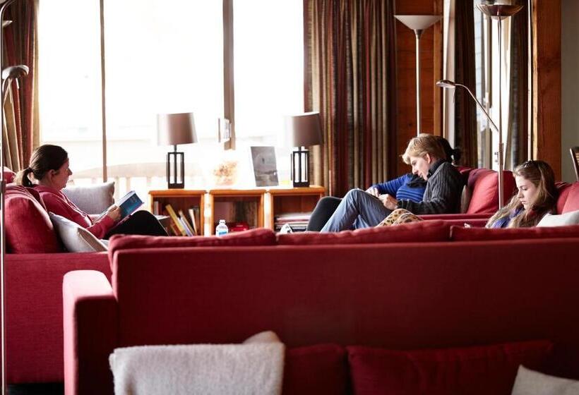 Отель Altitude The Lodge Smiggins