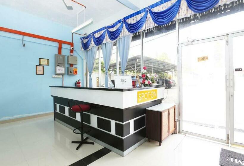 Hotel Spot On 89778 Aisy