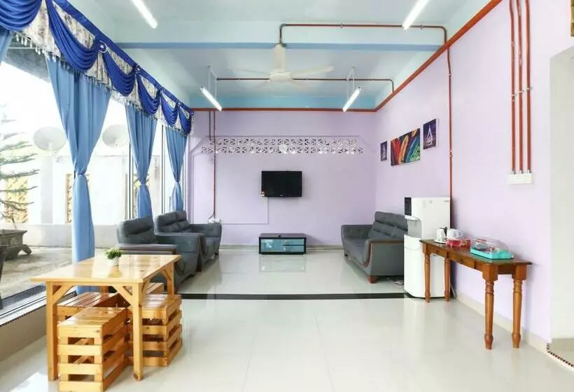 Hotelli Spot On 89778 Aisy