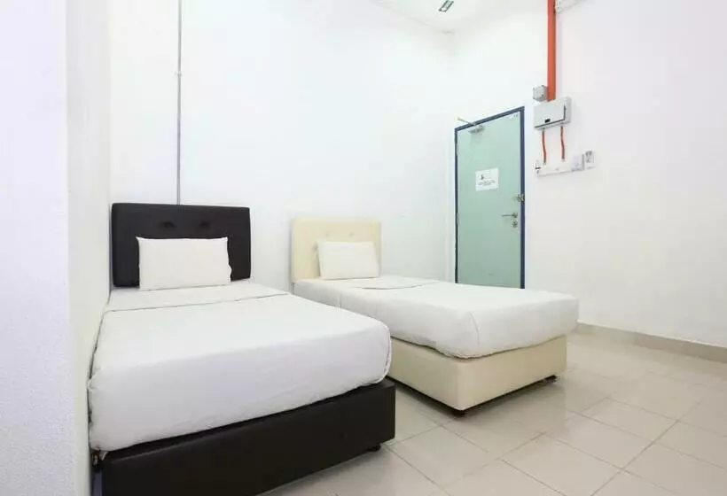 Hotelli Spot On 89778 Aisy