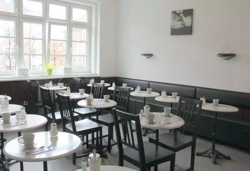 هتل Amelie Berlin West