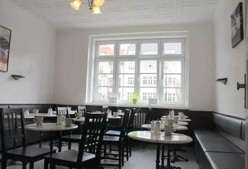 هتل Amelie Berlin West