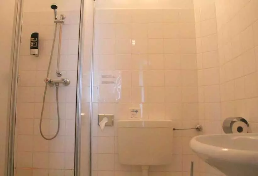 هتل Amelie Berlin West