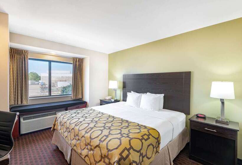 هتل Baymont By Wyndham Farmington