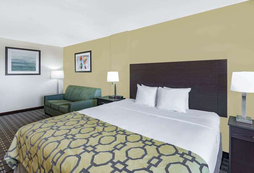 هتل Baymont By Wyndham Farmington