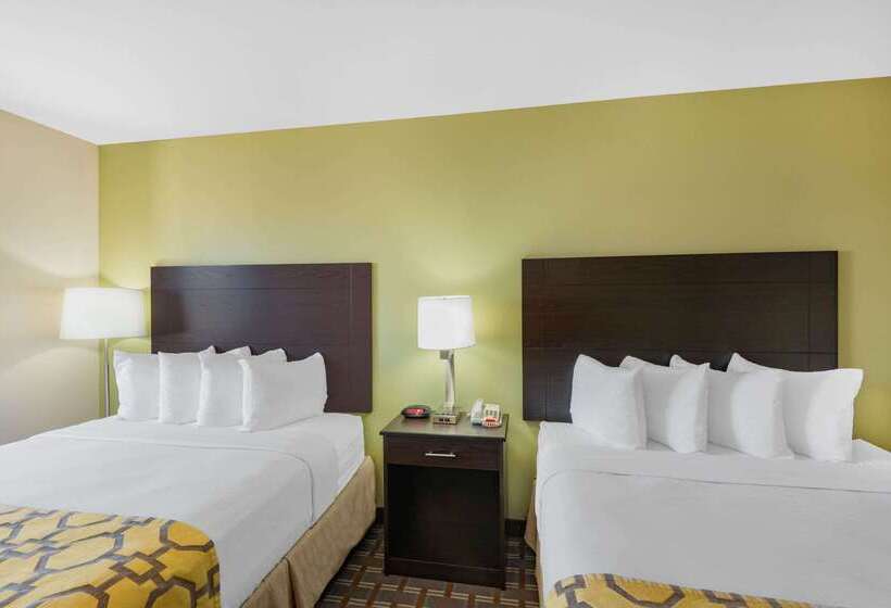 هتل Baymont By Wyndham Farmington