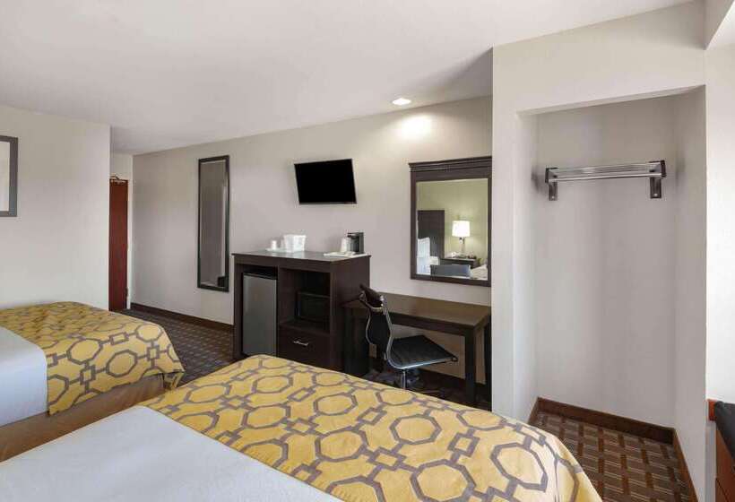 هتل Baymont By Wyndham Farmington