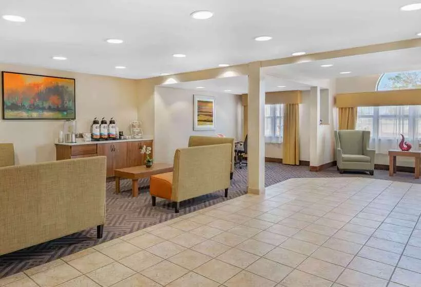 酒店 Baymont By Wyndham Farmington