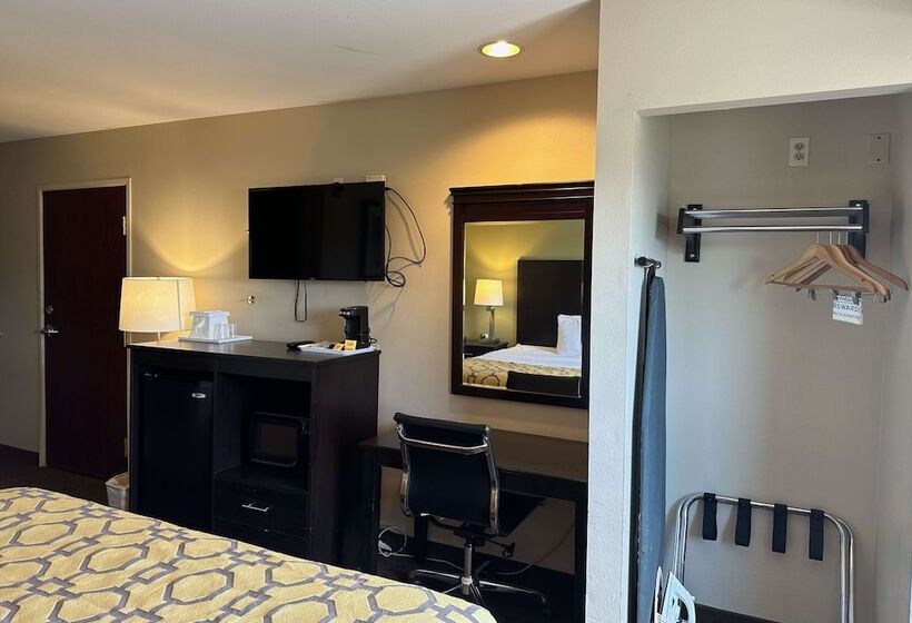 هتل Baymont By Wyndham Farmington