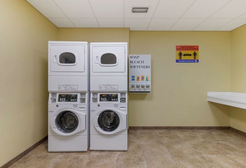 فندق Best Western Plus Brunswick Inn & Suites