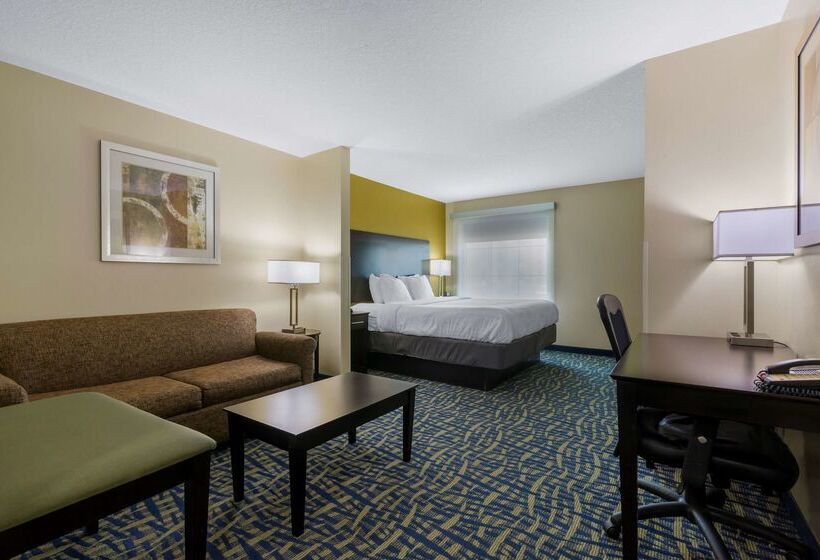 فندق Best Western Plus Brunswick Inn & Suites