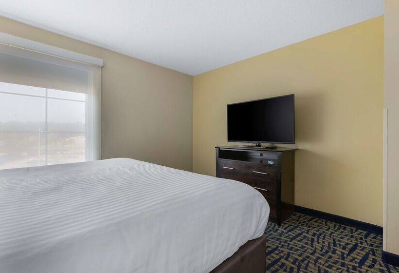 فندق Best Western Plus Brunswick Inn & Suites