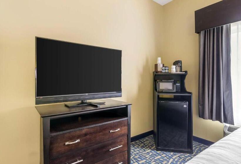 فندق Best Western Plus Brunswick Inn & Suites