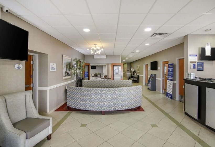 فندق Best Western Plus Brunswick Inn & Suites