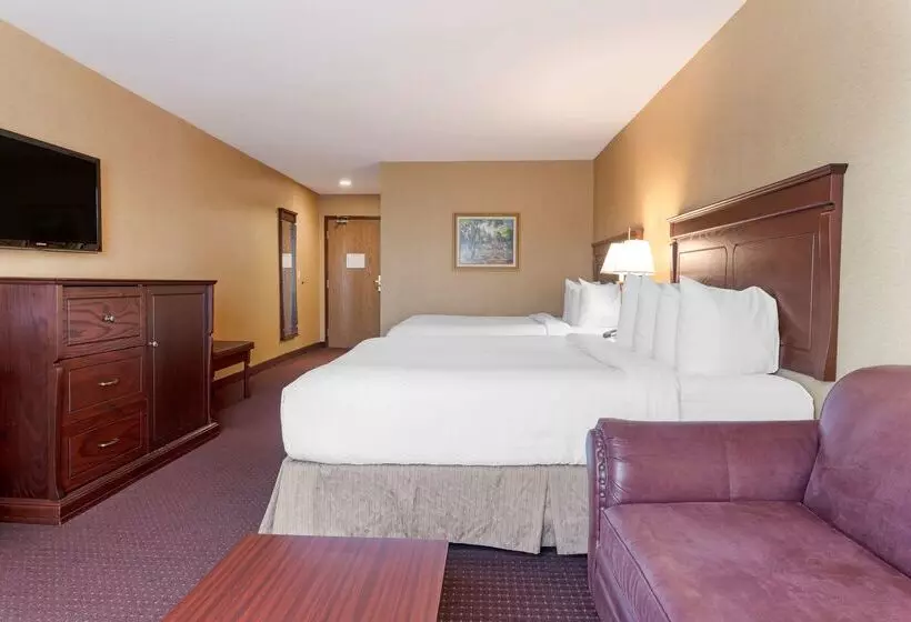 Best Western Plus Fredericton Hotel & Suites