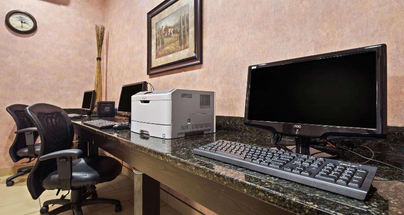 Best Western Plus Fredericton Hotel & Suites